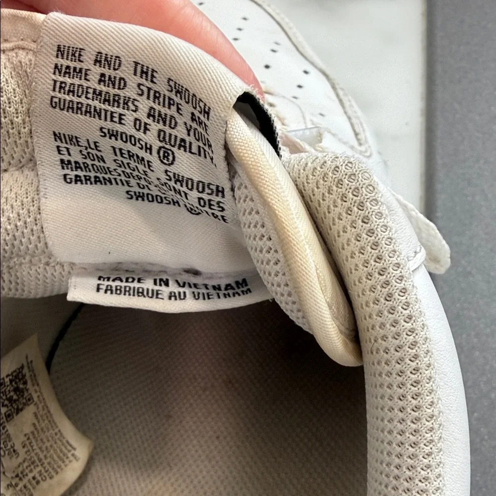 Nike Air Force 1 '07 sneakers in white and black men’s 10.5